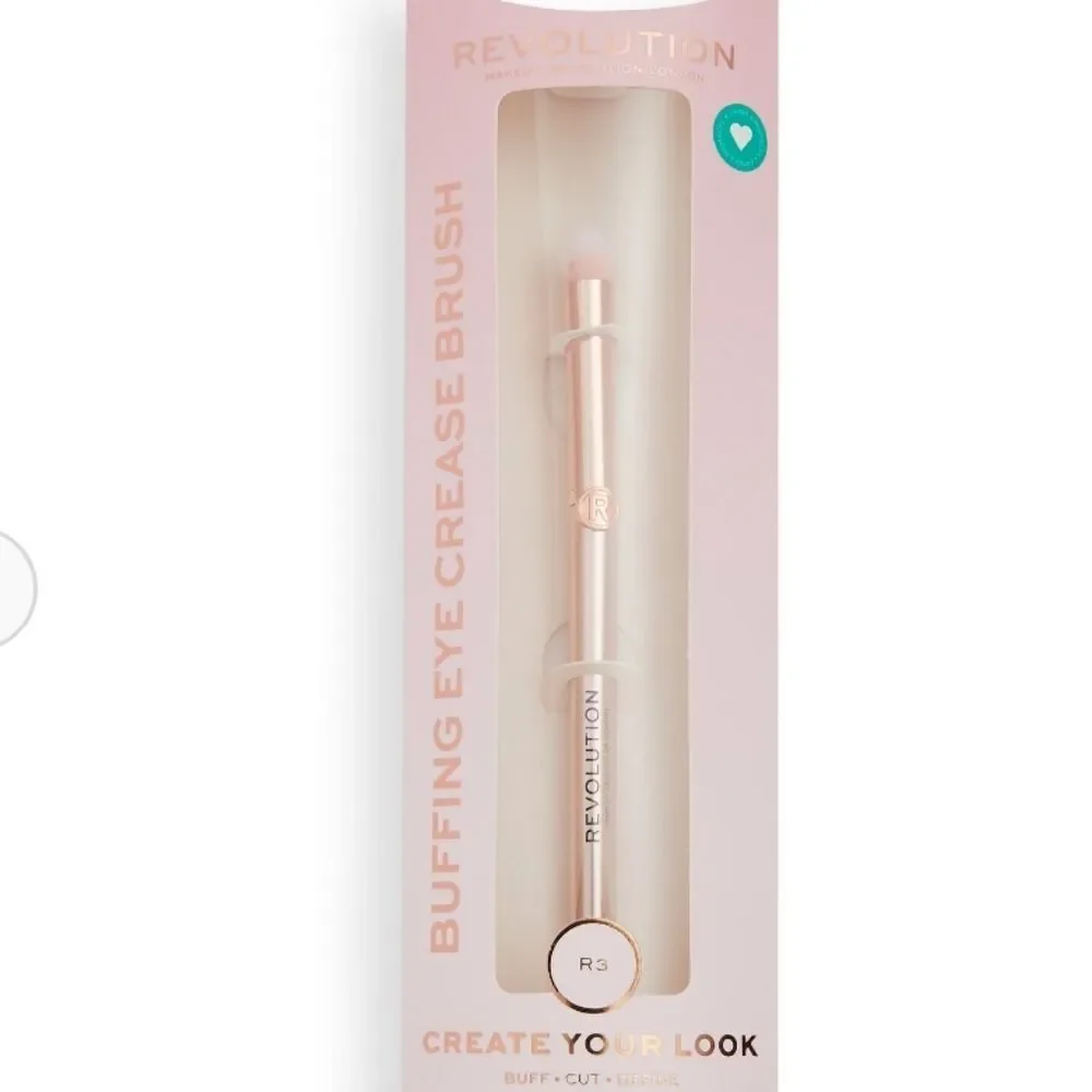 Revolution Beauty‎ Create Your Look Buffing Eye Crease Brush
